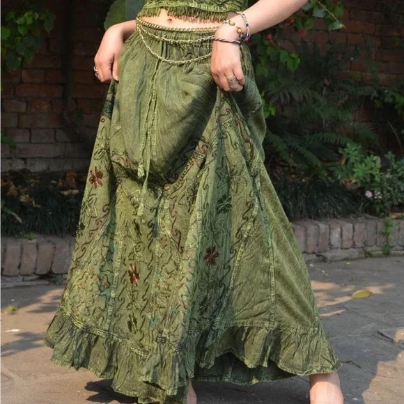 Green Vintage Vibe Embroidered Maxi Skirt Cottage Fairy Core Bohemian Skirt - Picture 2 of 7